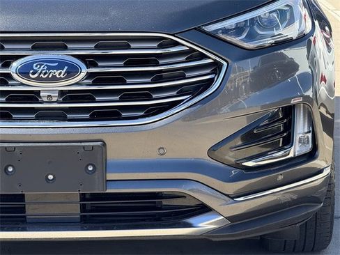 Used 2019 Ford Edge Titanium w/ Equipment Group 301A image 9