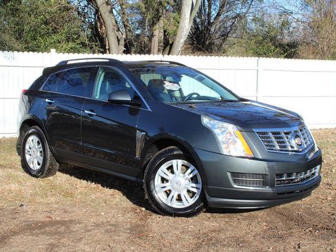 Used 2016 Cadillac SRX Base 4dr SUV image 3