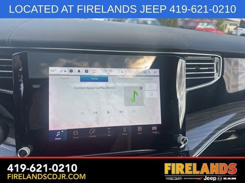 Used 2022 Jeep Wagoneer Series III w/ Premium Group I image 2