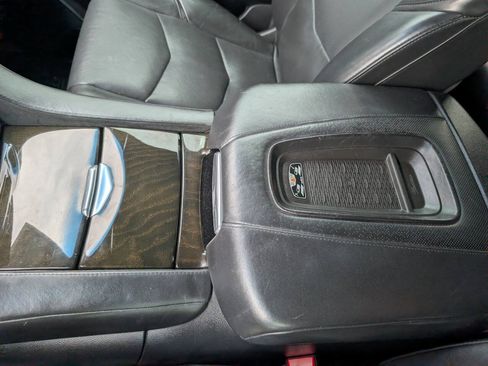 Used 2017 Cadillac Escalade ESV Platinum AWD/4WD image 33