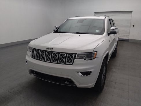 Used 2019 Jeep Grand Cherokee Overland AWD/4WD image 15