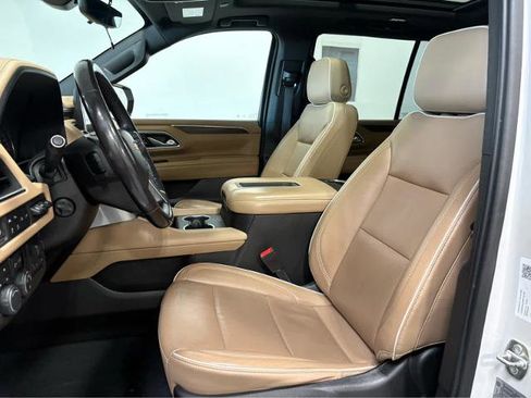 Used 2021 Chevrolet Tahoe Premier w/ Premium Package AWD/4WD image 12