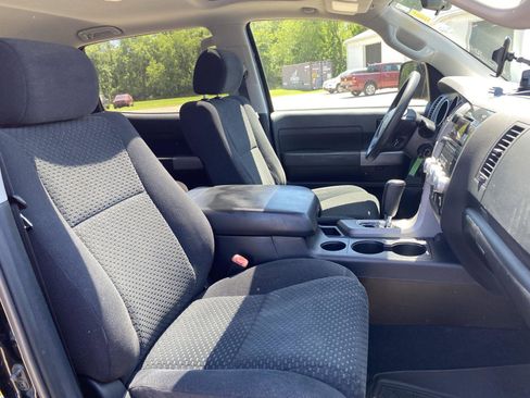 Used 2011 Toyota Tundra 4x4 CrewMax w/ SR5 Pkg image 36