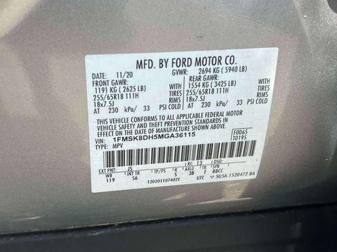 Used 2021 Ford Explorer XLT w/ Equipment Group 202A AWD/4WD image 24