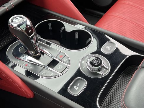 Certified 2022 Bentley Bentayga image 35