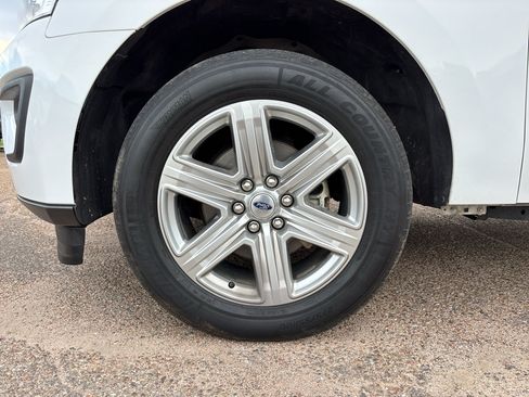Used 2020 Ford Expedition XLT w/ Equipment Group 202A AWD/4WD image 22