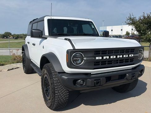 Used 2023 Ford Bronco Black Diamond w/ Sasquatch Package AWD/4WD image 2
