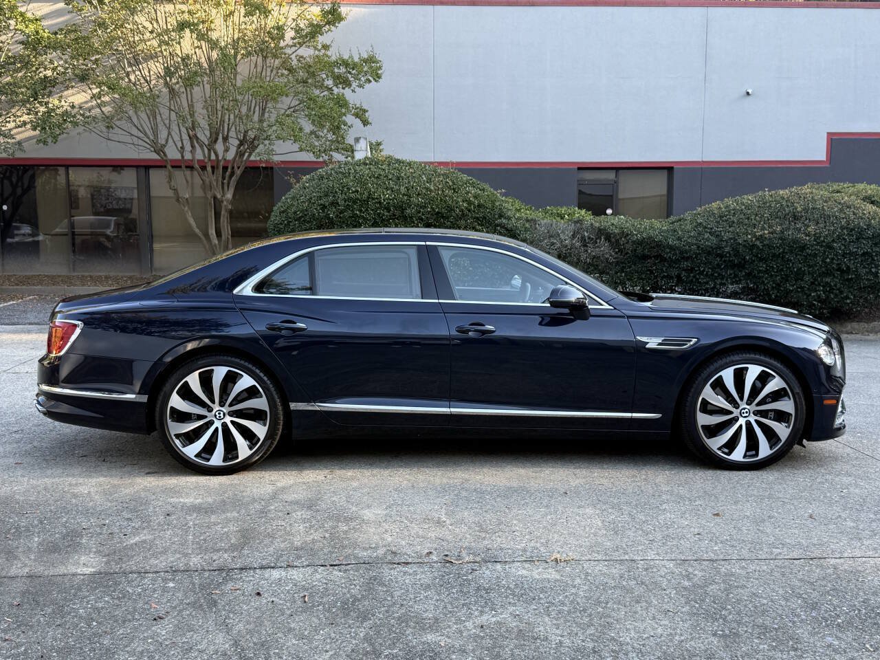 Used 2022 Bentley Flying Spur V8 AWD/4WD image 6