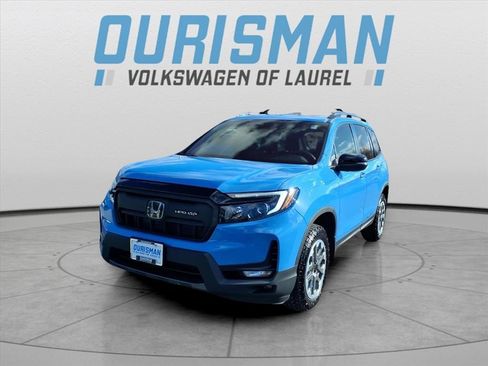 Used 2025 Honda Passport TrailSport image 5