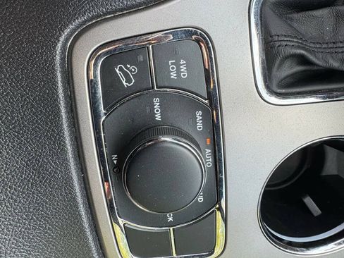 Used 2019 Jeep Grand Cherokee Limited AWD/4WD image 15