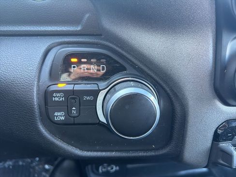 Used 2024 RAM 2500 Tradesman w/ Chrome Appearance Group image 18