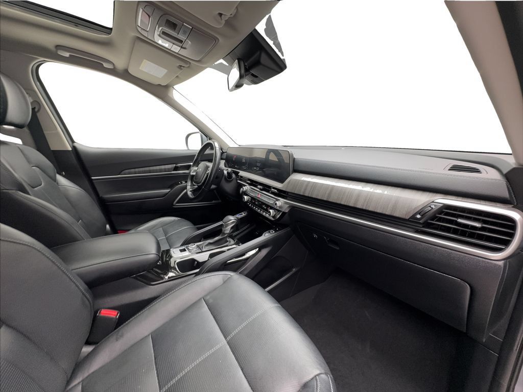 Used 2024 Kia Telluride EX w/ EX Captain's Chair Package AWD/4WD image 36