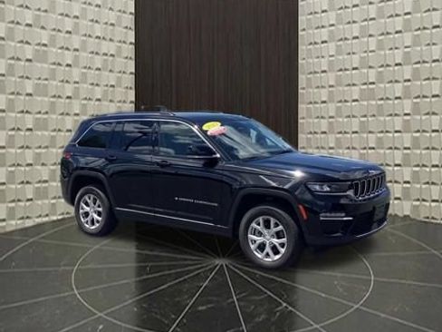 Certified 2023 Jeep Grand Cherokee Limited AWD/4WD image 2