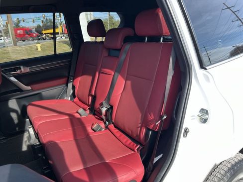 Used 2023 Lexus GX 460 Premium image 25