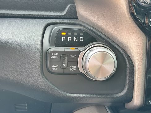 Used 2019 RAM 1500 Laramie AWD/4WD image 23