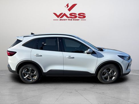 Used 2025 Ford Escape ST-Line Select AWD/4WD image 6