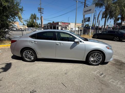 Used 2013 Lexus ES 350 w/ Luxury Pkg FWD image 6
