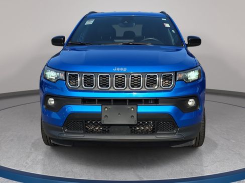 Certified 2024 Jeep Compass Latitude AWD/4WD image 2