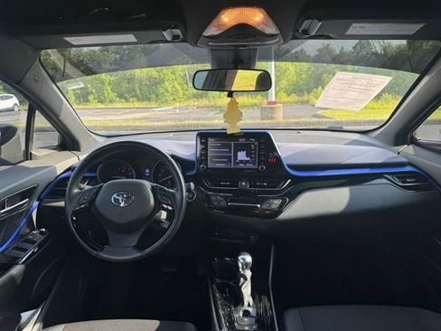 Used 2021 Toyota C-HR XLE FWD image 13