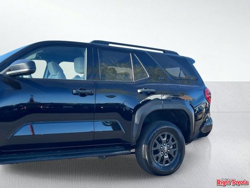 Certified 2025 Toyota 4Runner SR5 AWD/4WD image 10