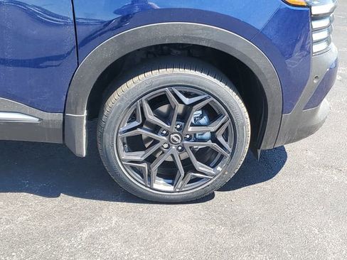 New 2026 Nissan Kicks SR w/ SR Premium Package FWD image 9