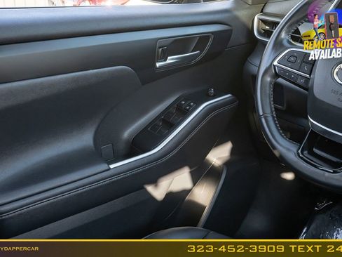 Used 2020 Toyota Highlander XLE image 22