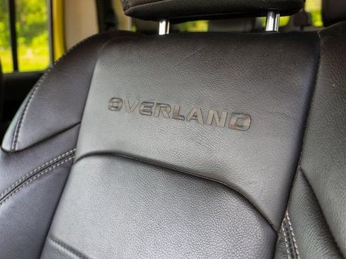 Used 2023 Jeep Gladiator Overland w/ Popular Equipment Package AWD/4WD image 19