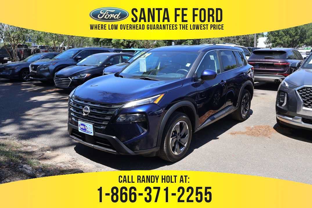 Used 2024 Nissan Rogue SV FWD image 1