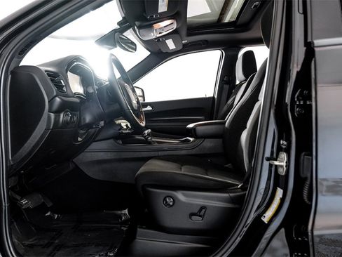 Used 2024 Dodge Durango SXT w/ SXT Blacktop Group image 4