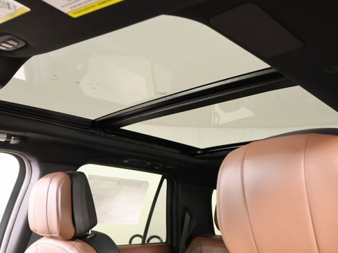 New 2025 Lincoln Navigator Reserve image 16