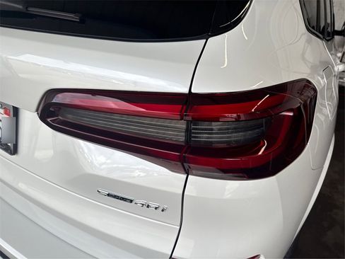 Certified 2023 BMW X5 sDrive40i w/ M Sport Package image 17