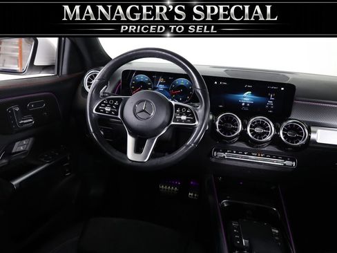 Used 2022 Mercedes-Benz GLB 250 4MATIC image 46