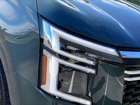 New 2026 Nissan Armada Platinum Reserve image 13