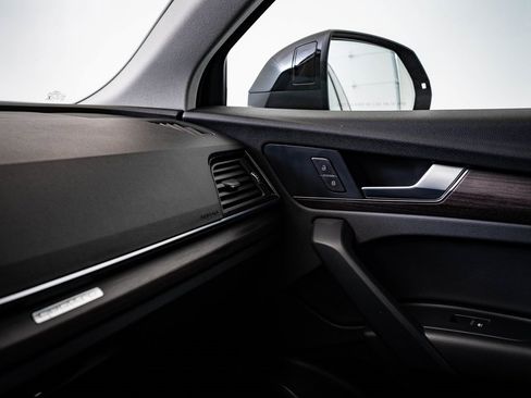 Used 2023 Audi Q5 2.0T Premium w/ Convenience Package image 40