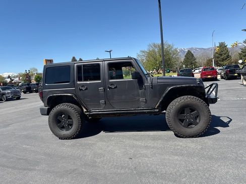 Used 2017 Jeep Wrangler Unlimited Sport w/ Quick Order Package 24S AWD/4WD image 3