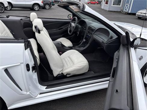 Used 1999 Ford Mustang GT RWD image 13