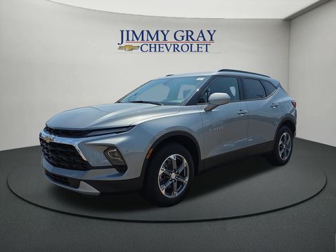 New 2026 Chevrolet Blazer LT w/ Convenience Package FWD image 1
