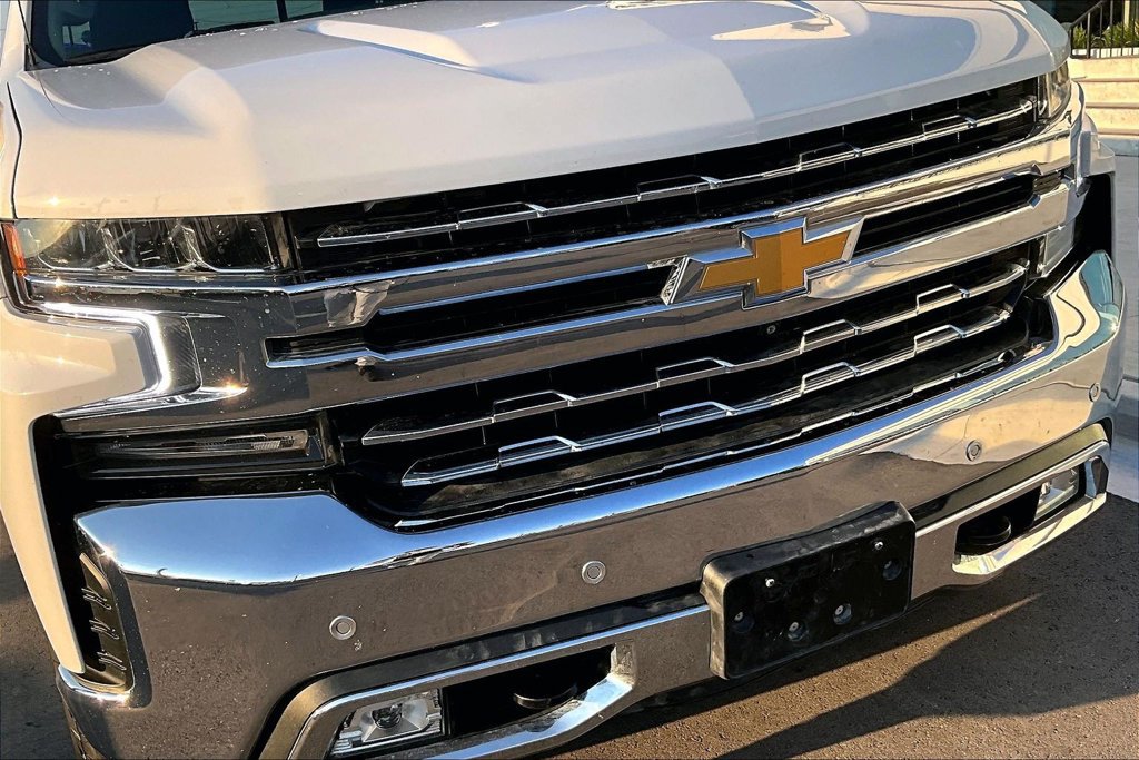 Used 2021 Chevrolet Silverado 1500 LTZ w/ Technology Package AWD/4WD image 38