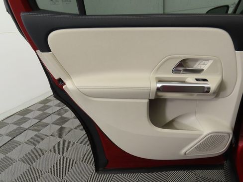 Certified 2022 Mercedes-Benz GLB 250 4MATIC image 26