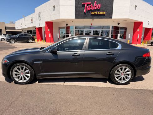 Used 2015 Jaguar XF Premium RWD image 8