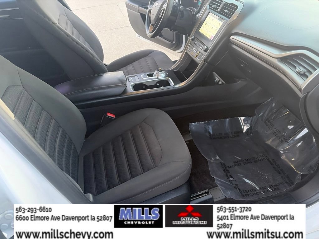 Used 2017 Ford Fusion SE w/ Fusion SE Technology Package FWD image 27