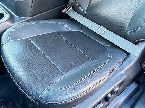 Used 2022 Chevrolet Silverado 2500 LTZ w/ LTZ Premium Package image 19