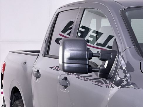 Used 2023 Nissan Titan SV w/ SV Convenience Package image 29