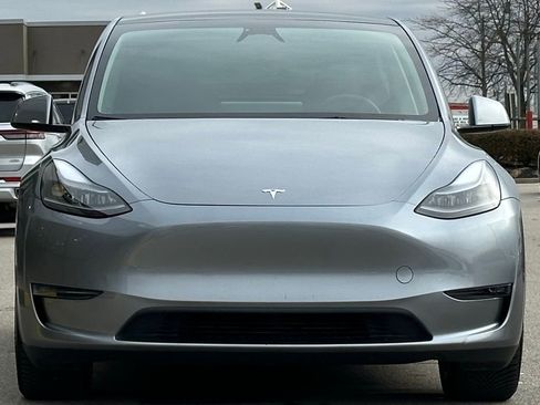 Used 2024 Tesla Model Y Long Range image 3