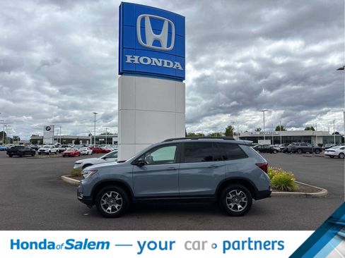 Used 2023 Honda Passport TrailSport image 3