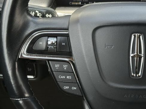 Used 2023 Lincoln Nautilus Reserve AWD/4WD image 12