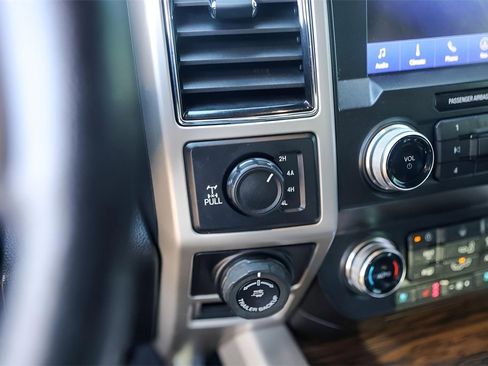 Used 2019 Ford F150 Lariat w/ Equipment Group 502A Luxury image 21