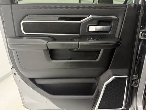 Used 2019 RAM 2500 Laramie w/ Night Edition AWD/4WD image 35