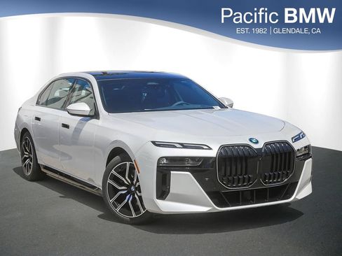 Used 2026 BMW i7 eDrive50 w/ M Sport Package RWD image 1