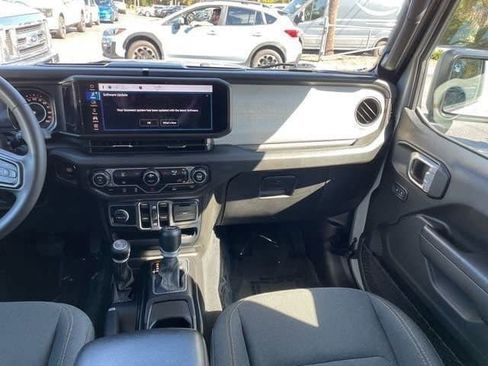 Used 2024 Jeep Wrangler Sport S image 11